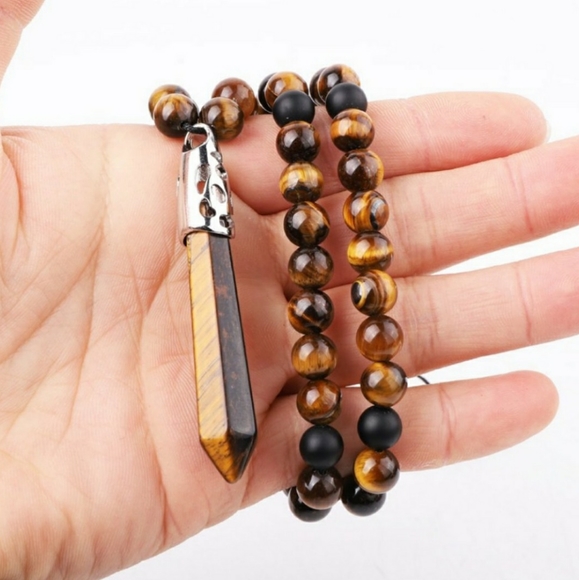 Tigers Eye & Onyx Necklace with Healing Point Pendant - Picture 4 of 5